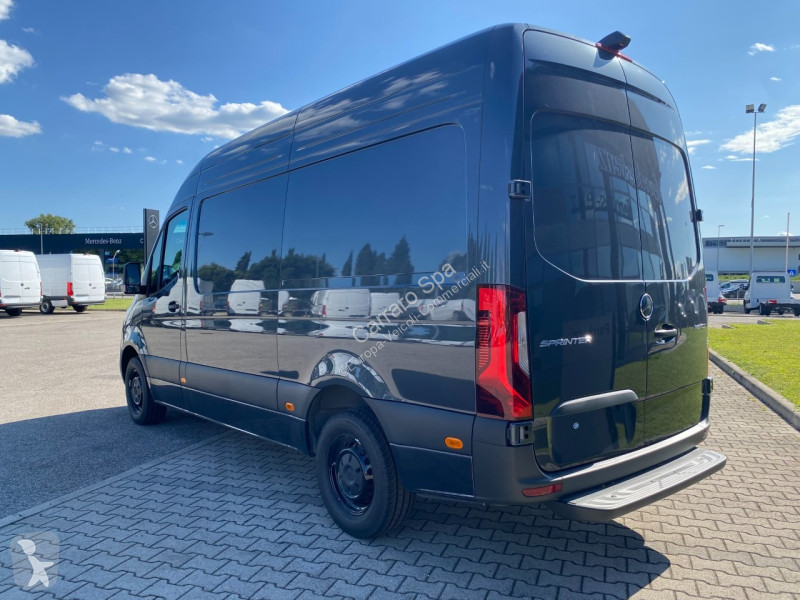 Autoutilitară Mercedes Furgone Traz. Post