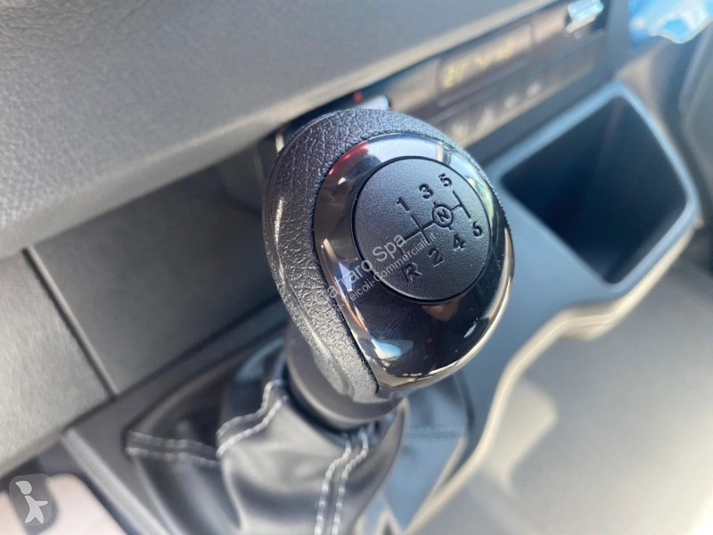 Veicolo commerciale Mercedes Doppia Cab