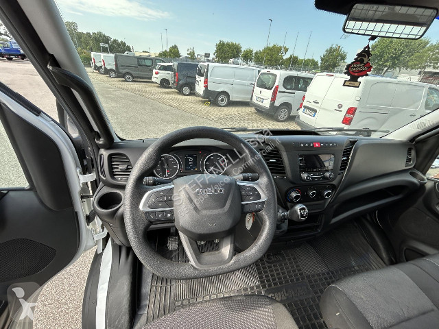Véhicule utilitaire Iveco DAILY 35C14H CASSONE