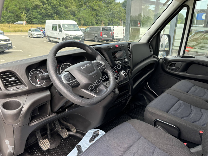 Autoutilitară Iveco 2.3d 160ch L4H2