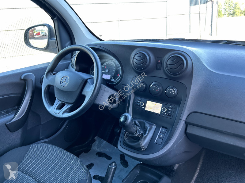 Véhicule utilitaire Mercedes Compact 109 1.5...