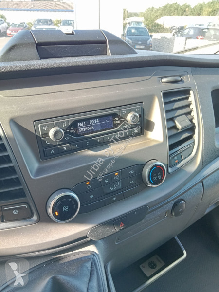Furgoneta Ford ROUES JUMELEES RIDEAUX...