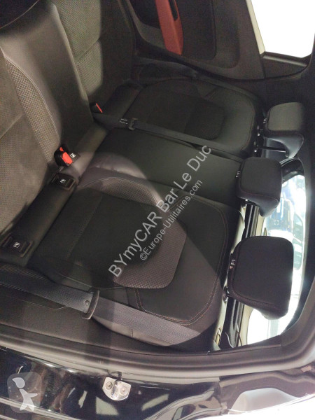 Veicolo commerciale Renault Clio E-Tech 140