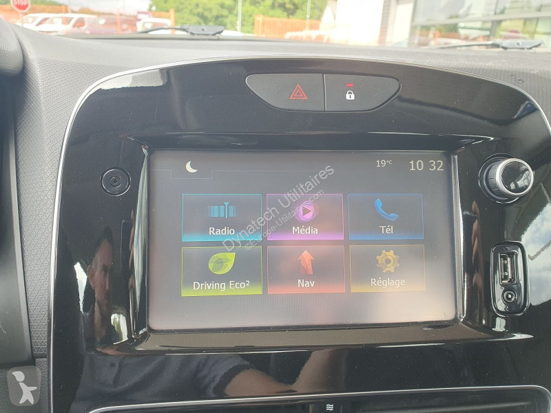 Véhicule utilitaire Renault CLIO IV STE 1.5 DCI...