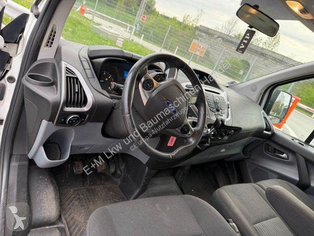 Véhicule utilitaire Ford Transit/Tourneo Kombi...