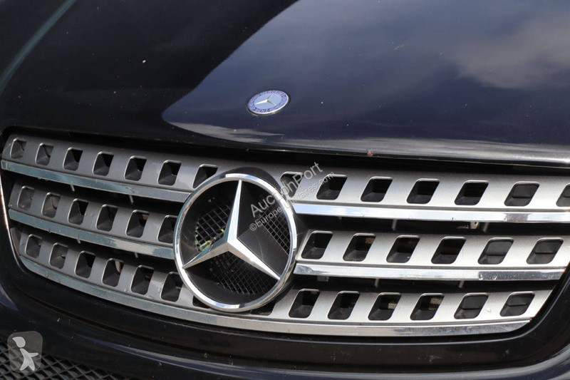 Véhicule utilitaire Mercedes 4 MATIC M-Klasse