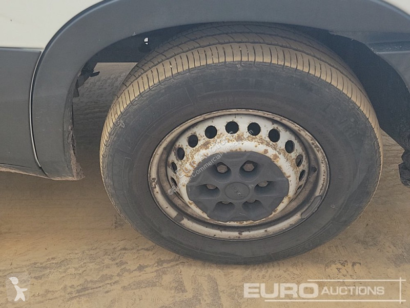 Furgoneta Iveco 35S11