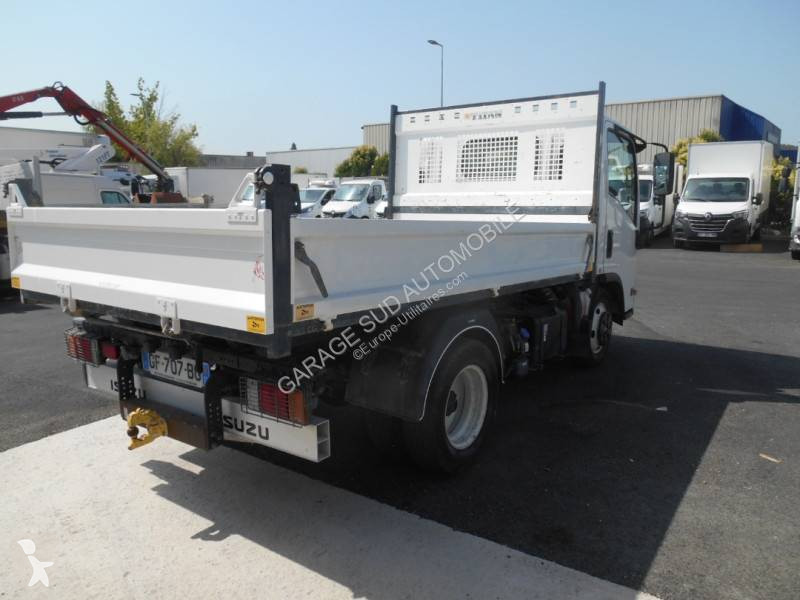 Véhicule utilitaire Isuzu