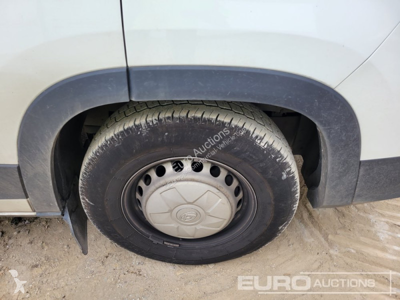 Véhicule utilitaire Maxus 9