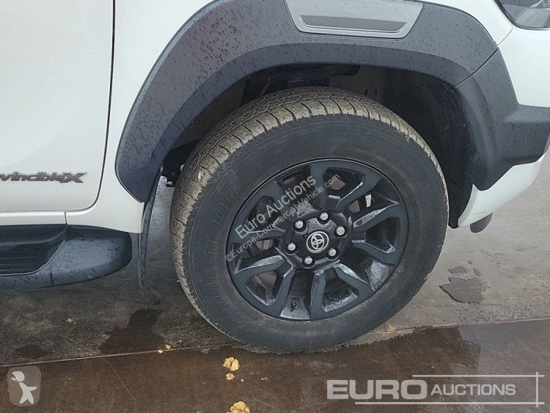 Furgoneta Toyota Hilux