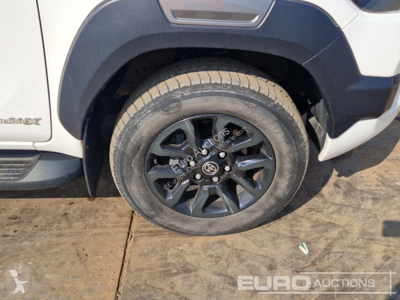 Véhicule utilitaire Toyota Hilux