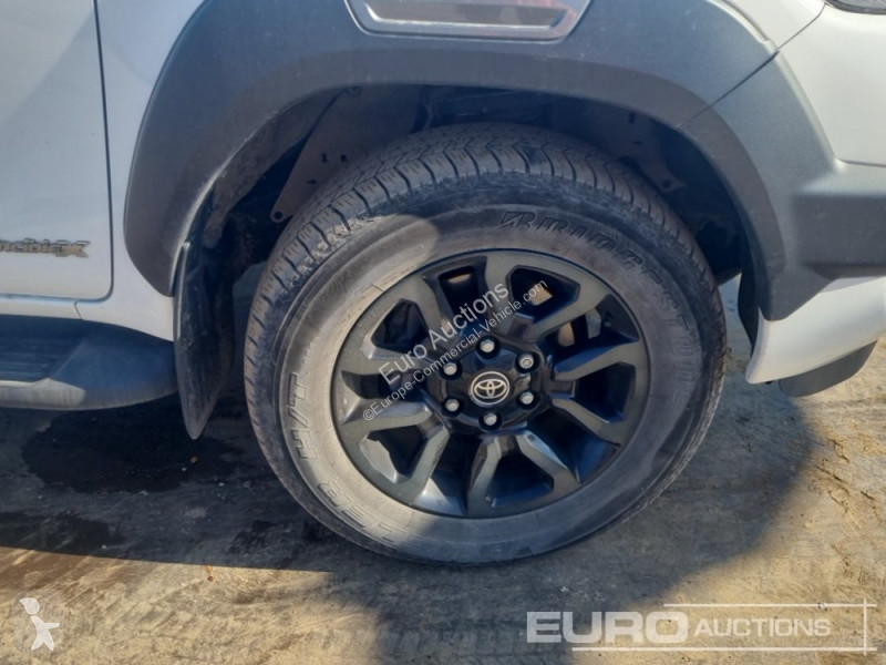 Furgoneta Toyota Hilux