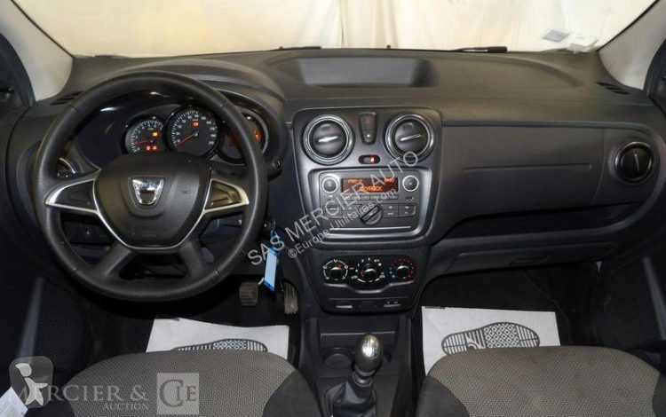 Véhicule utilitaire Dacia