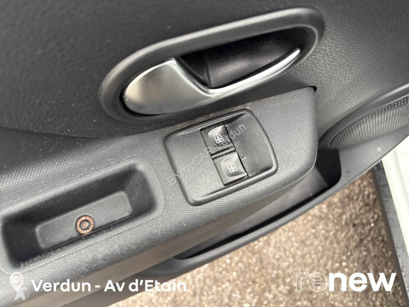 Veículo utilitário Dacia Sandero SCe 75