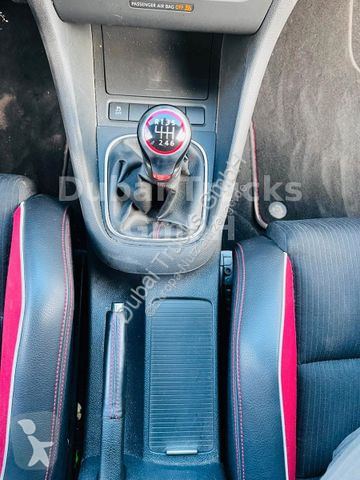 Véhicule utilitaire Volkswagen VI GTI adidas