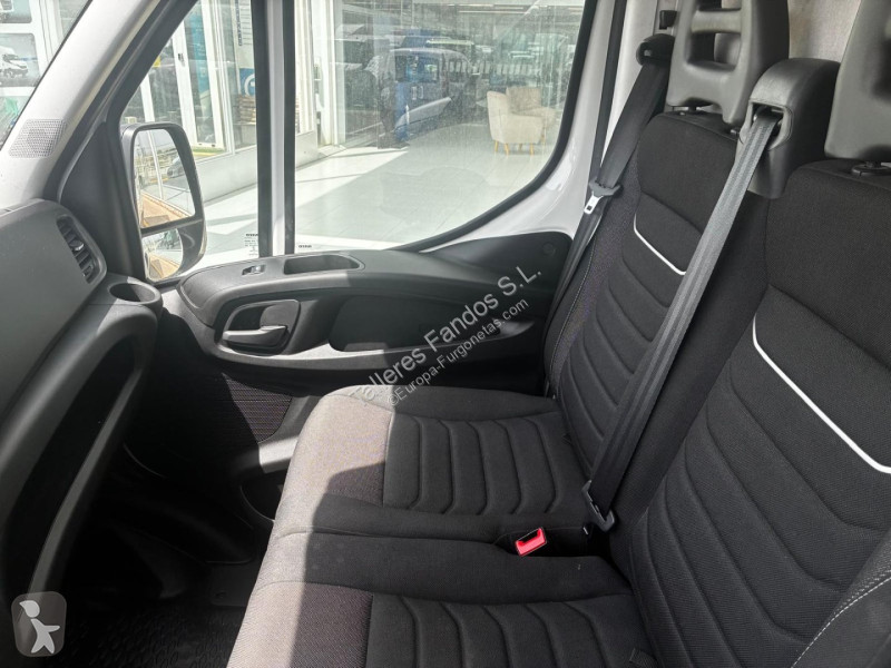 Autoutilitară Iveco  35S14 12m3