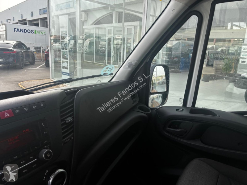 Autoutilitară Iveco  35S16 12m3