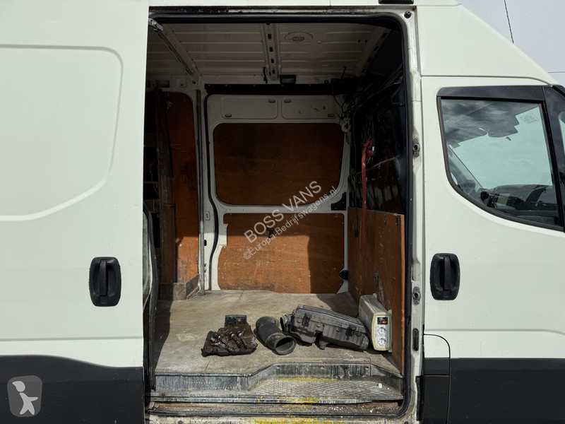Véhicule utilitaire Iveco 70C17 3.0 **Engine...