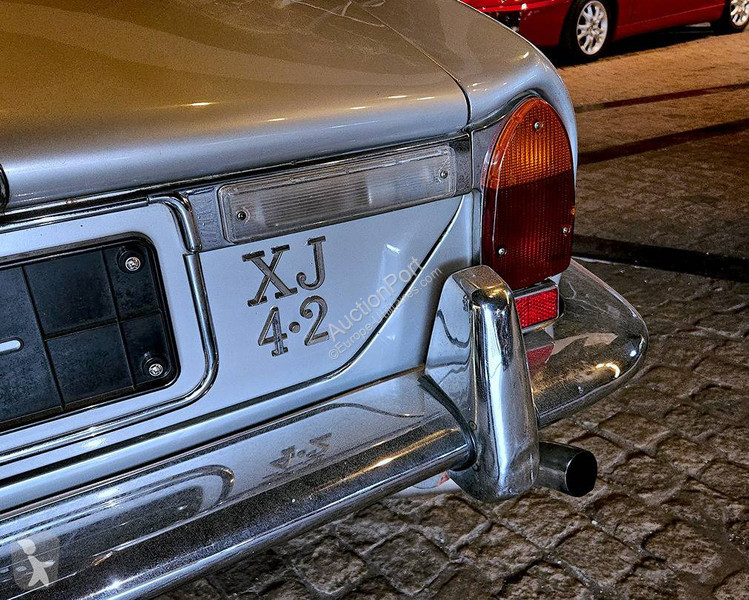 Véhicule utilitaire Jaguar (series II) 4.2...
