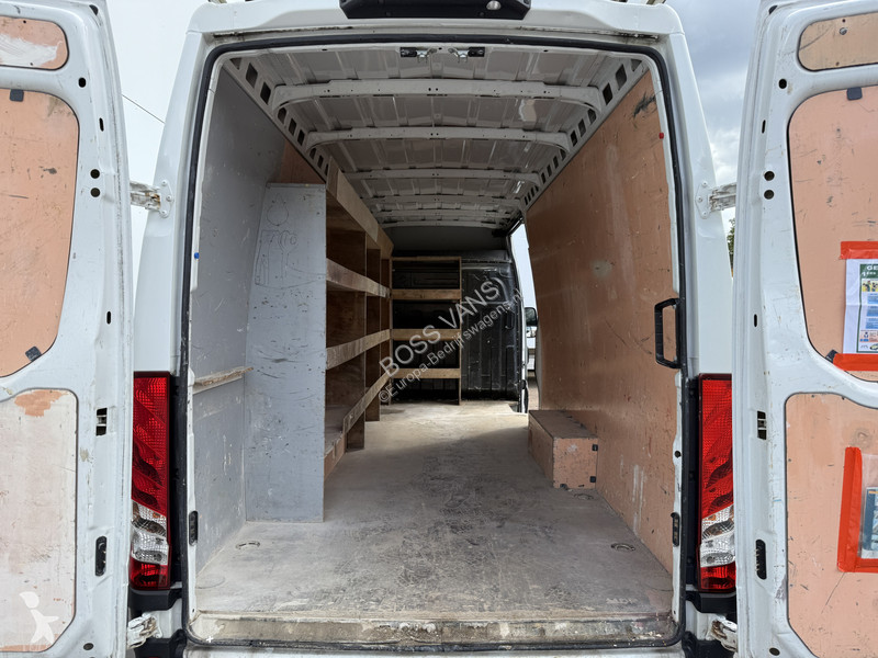 Véhicule utilitaire Iveco 35S16 2.3 L4H2...