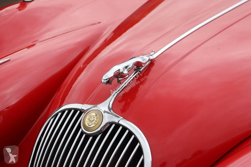 Véhicule utilitaire Jaguar 150 DHC