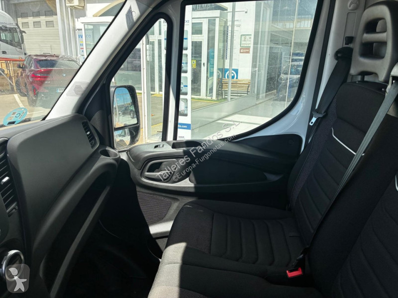 Autoutilitară Iveco  35S16 16m3