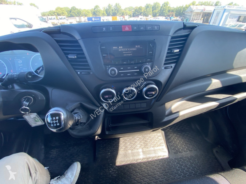 Véhicule utilitaire Iveco 35C16H3.0 empattement...