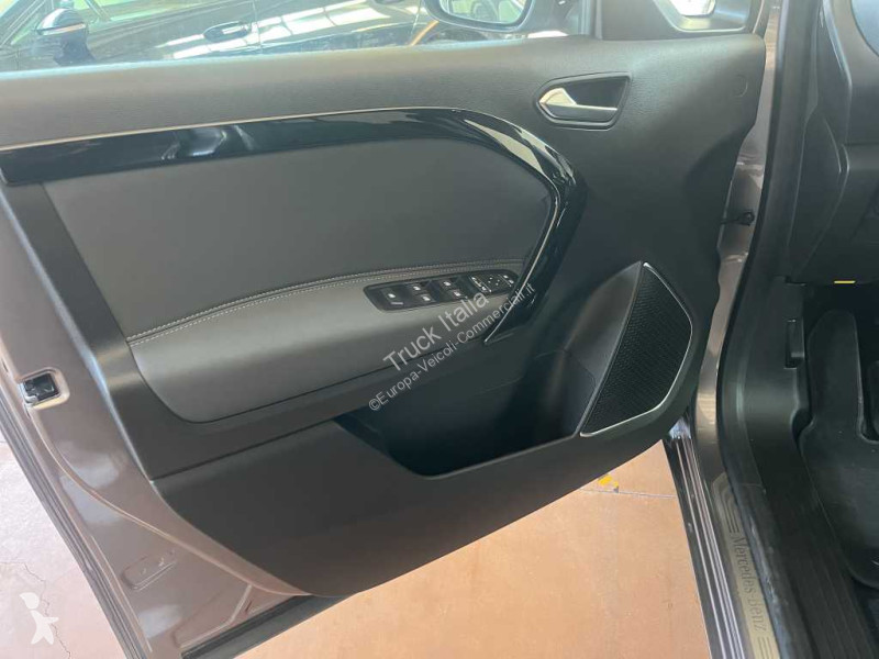 عربة نفعية Mercedes EQT - EQT 200