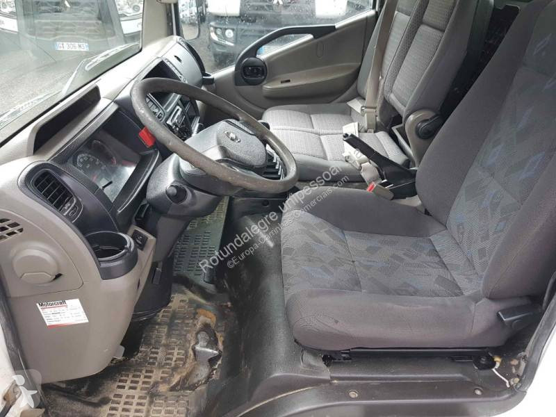 Véhicule utilitaire Nissan