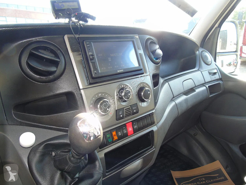 Véhicule utilitaire Iveco 35S15 + amcoveba 602...