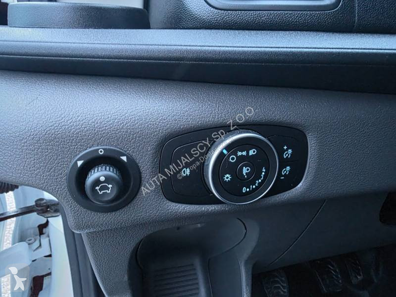 Samochód dostawczy Ford