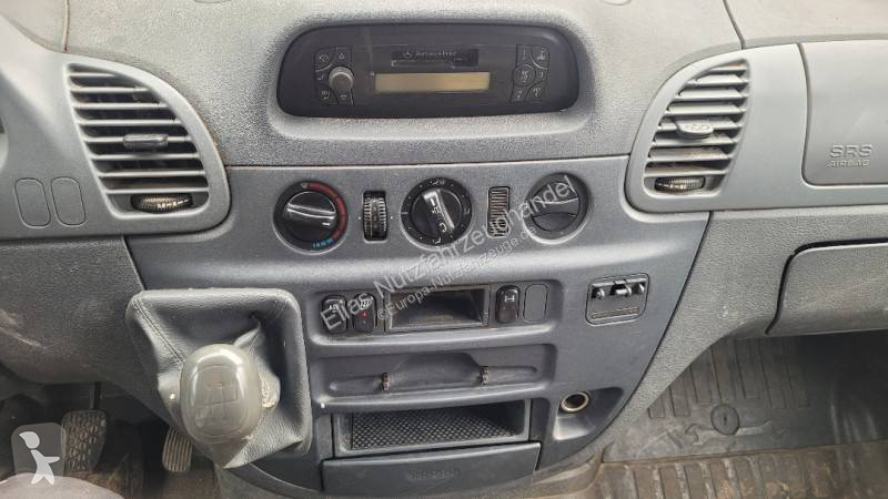 Samochód dostawczy Mercedes