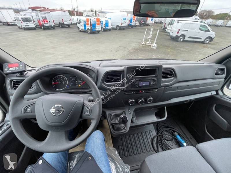 Samochód dostawczy Nissan