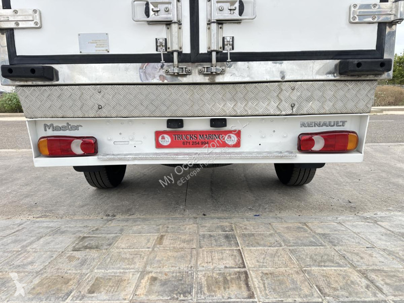 عربة نفعية Renault 2.3 DCI 150