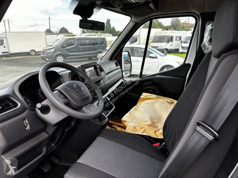 Лекотоварен автомобил Nissan