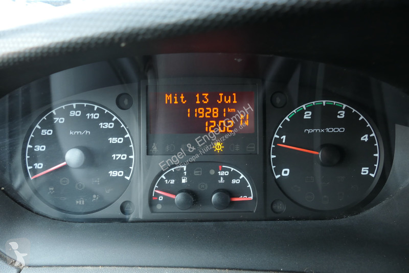 Iveco Daily 35 S11 C30C AUTOMATIK KAMERA Regale...