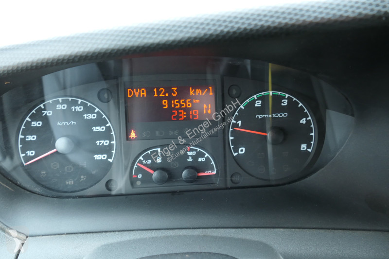 Véhicule utilitaire Iveco Daily 35 S11 C30C...