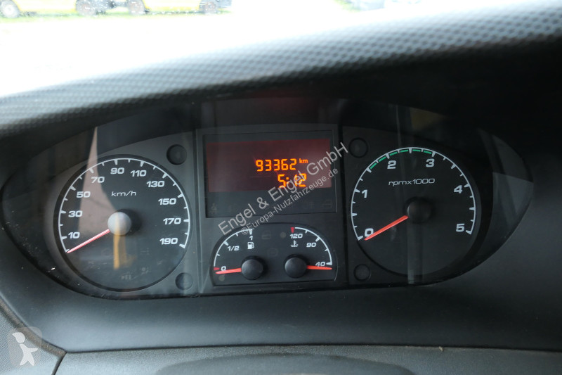 Véhicule utilitaire Iveco Daily 35 S11 C30C...