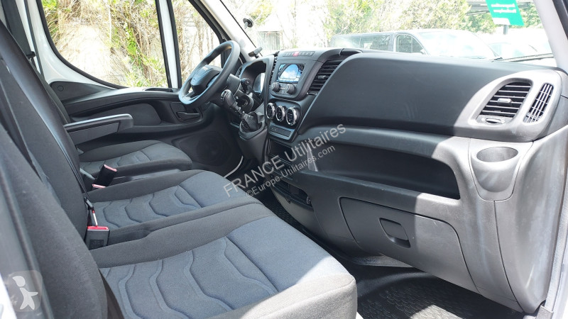 Véhicule utilitaire Iveco DAILY FRIGO RTE/SECT...
