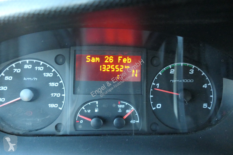Iveco Daily 35 S11 C30C AUTOMATIK KAMERA Regale...