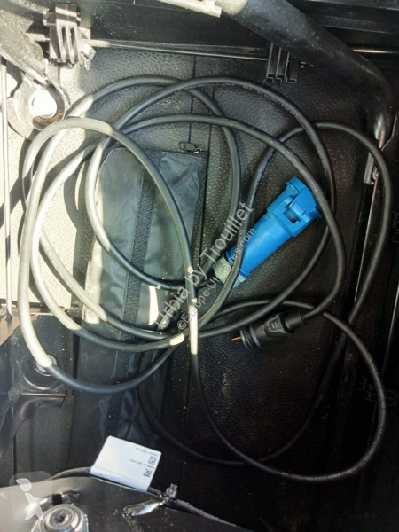 Véhicule utilitaire Renault FRIGO 12M3 165 CV...