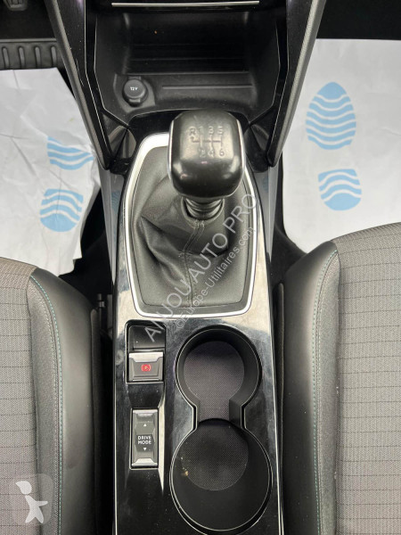 عربة نفعية Peugeot HDi 110ch BVM6 FINITION ALLURE