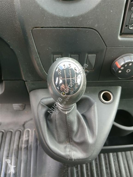 Véhicule utilitaire Renault III