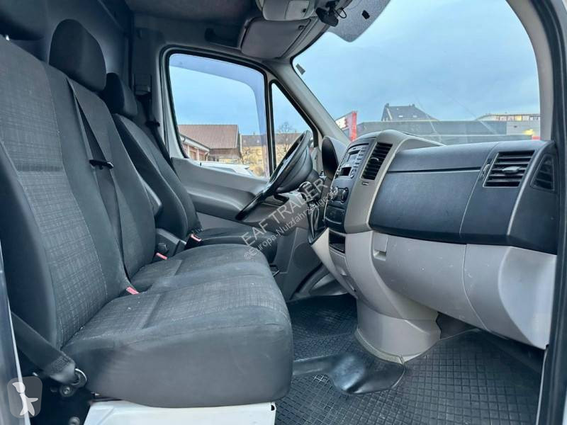 Samochód dostawczy Mercedes
