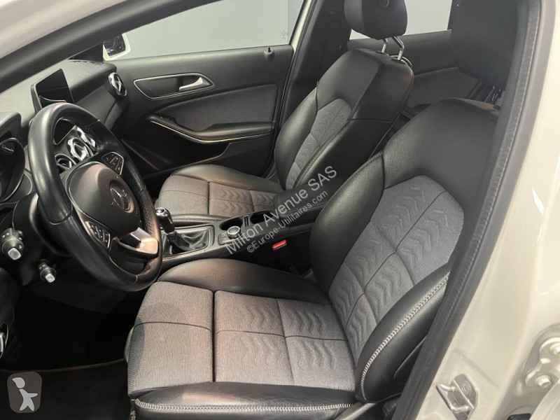 عربة نفعية Mercedes GLA 180  Inspiration