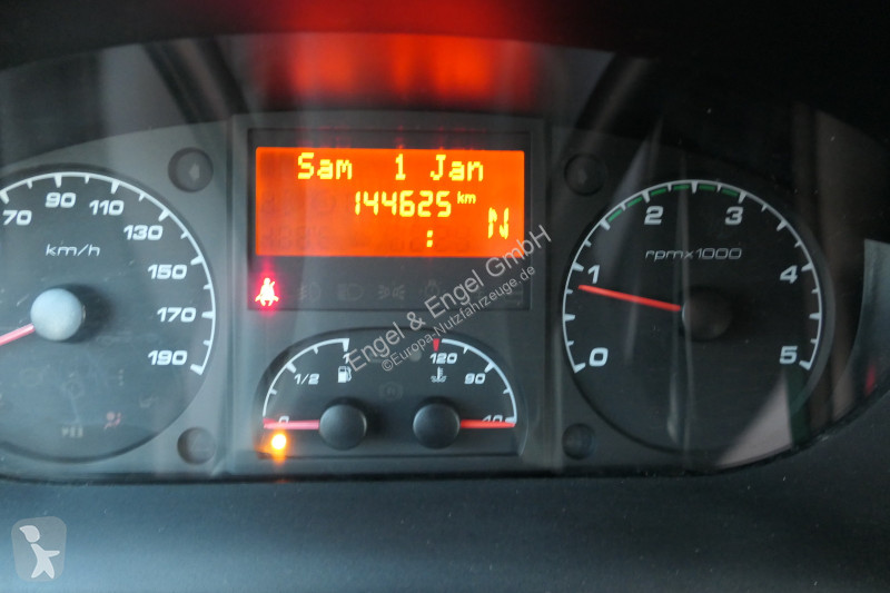 Véhicule utilitaire Iveco Daily 35 S11 C30C...