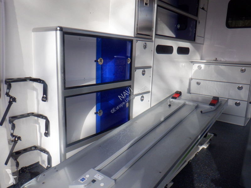 Furgoneta Fiat DUCATO AMBULANCE LES DAUPHINS...