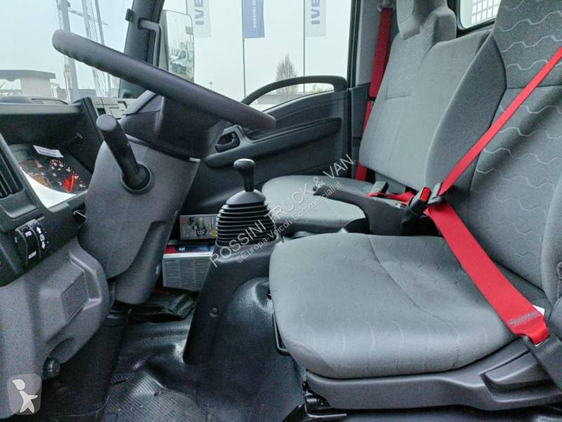 Samochód dostawczy Isuzu