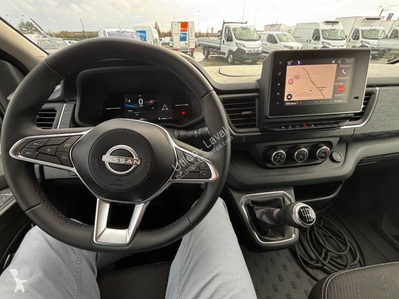 Véhicule utilitaire Nissan