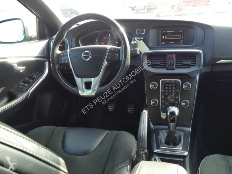Samochód dostawczy Volvo V40 D3 150CH R-DESIGN...